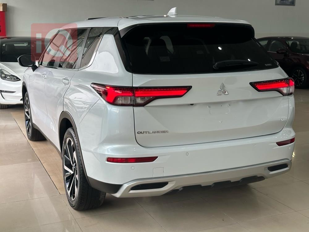 ميتسوبيشي اوتلاندر